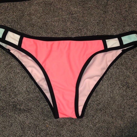 Aldo Bikini - Picture 3 of 4